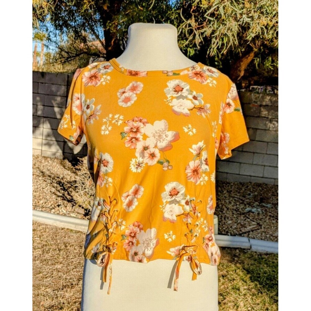 J for Justify Yellow Small Floral S/S Top Shirt w/Front Double Woven Accents EUC